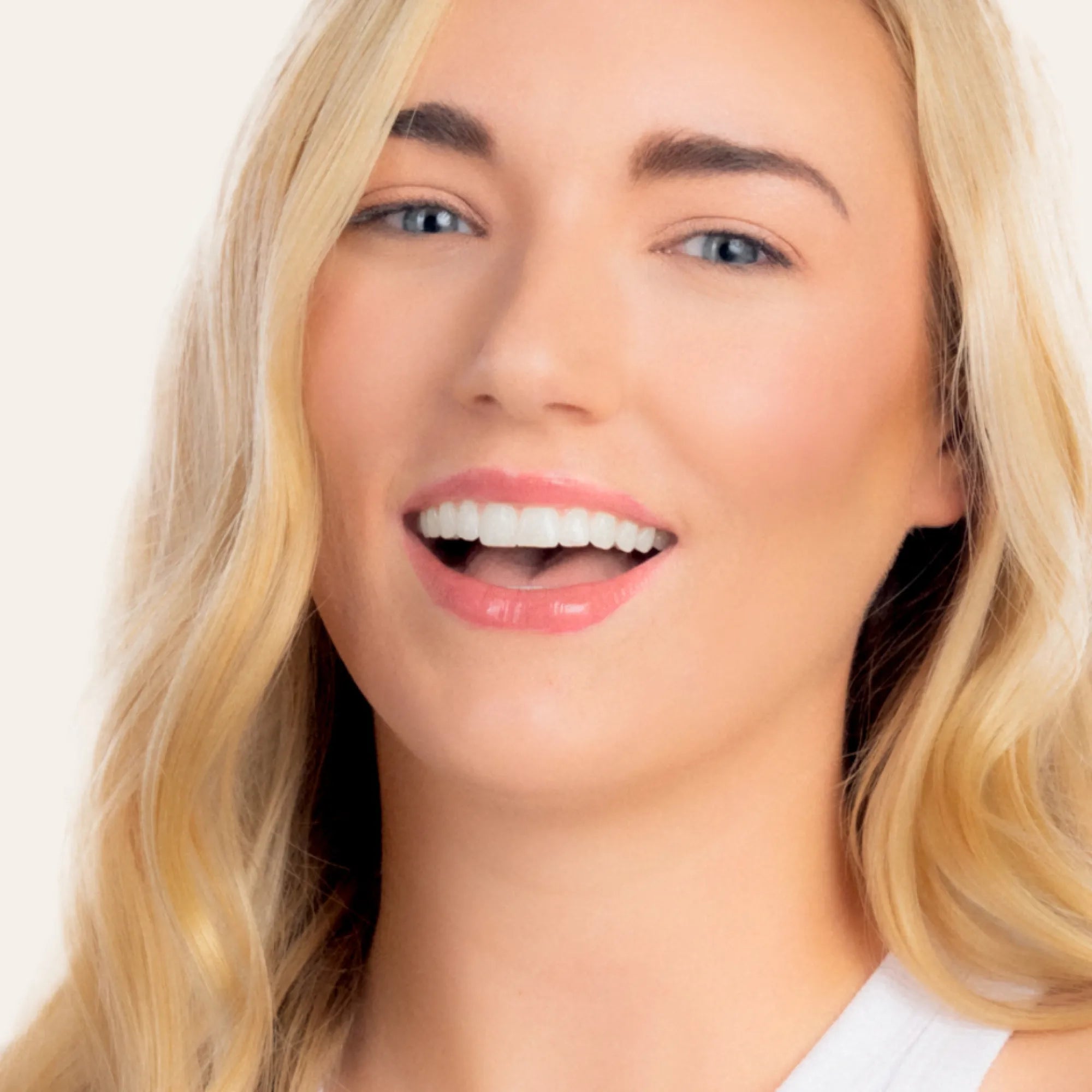 Model wearing LipSense Lip Color shade Pink Champagne product